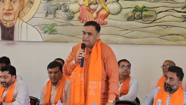 ૨૩-બારડોલી લોકસભા ચુંટણી અંતર્ગત ૧૬૯-બારડોલી વિધાનસભાના પલસાણા તાલુકા તેમજ ચોર્યાસી તાલુકાની અગત્યની બેઠક 